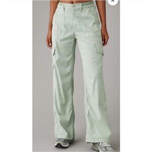 New! American Eagle Dreamy Drape Stretch Cargo Super High-Waisted Baggy